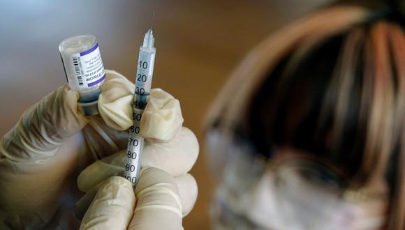 Unas 200 millones de personas se han vacunado por completo en Estados Unidos, es decir, que han recibido o bien las dos dosis de las vacunas de Pfizer y Moderna, o una inyección del preparado de Johnson&Johnson. (Foto: RODRIGO BUENDIA / AFP)