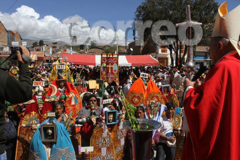Los Shapis demuestran  devoción por la santísima 'Cruz de Mayo' (FOTOS)