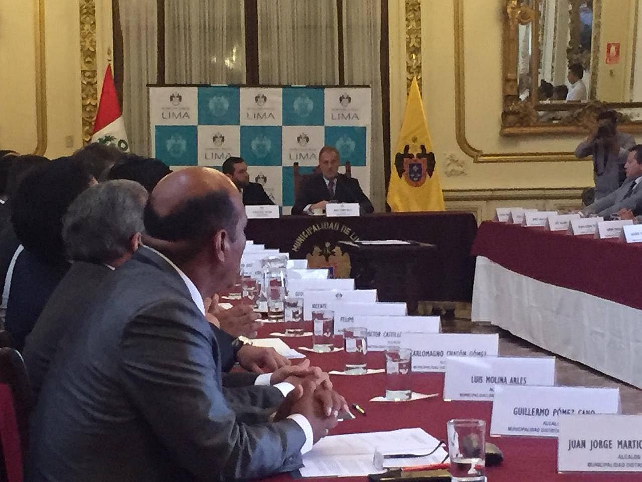 Jorge Muñoz y alcaldes distritales de Lima firmaron pacto contra la corrupción 