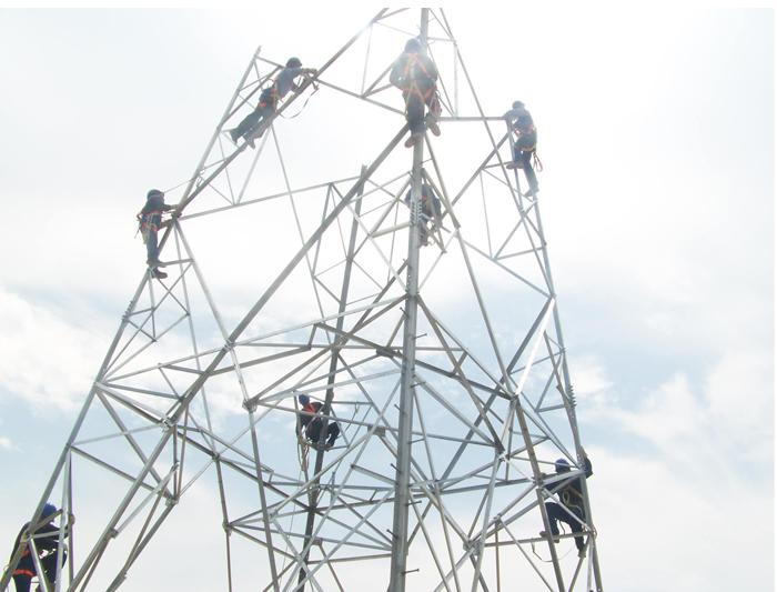 Muertos por caída de torre de alta tensión suben a cinco