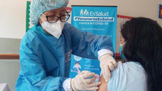 EsSalud seguirá con el proceso de vacunación durante Semana Santa