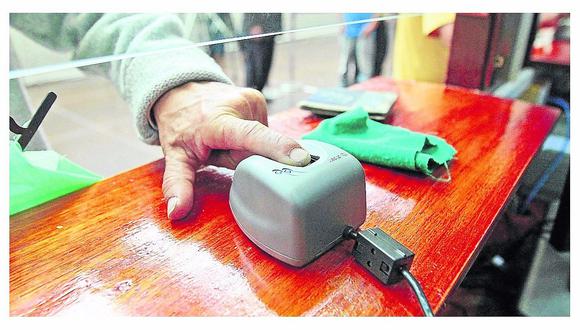 ​700 postulantes dieron examen de manejo con sistema biométrico