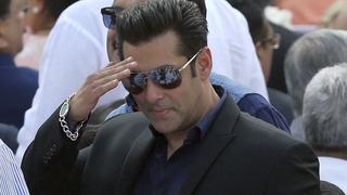 “No lleven petardos a los auditorios” estrella de Bollywood pide a fans no lanzar pirotécnicos en el cine (VIDEO)