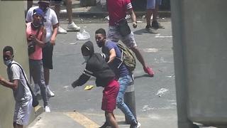 Enfrentamiento entre fiscalizadores y ambulantes dejó dos heridos en La Victoria (VIDEO)