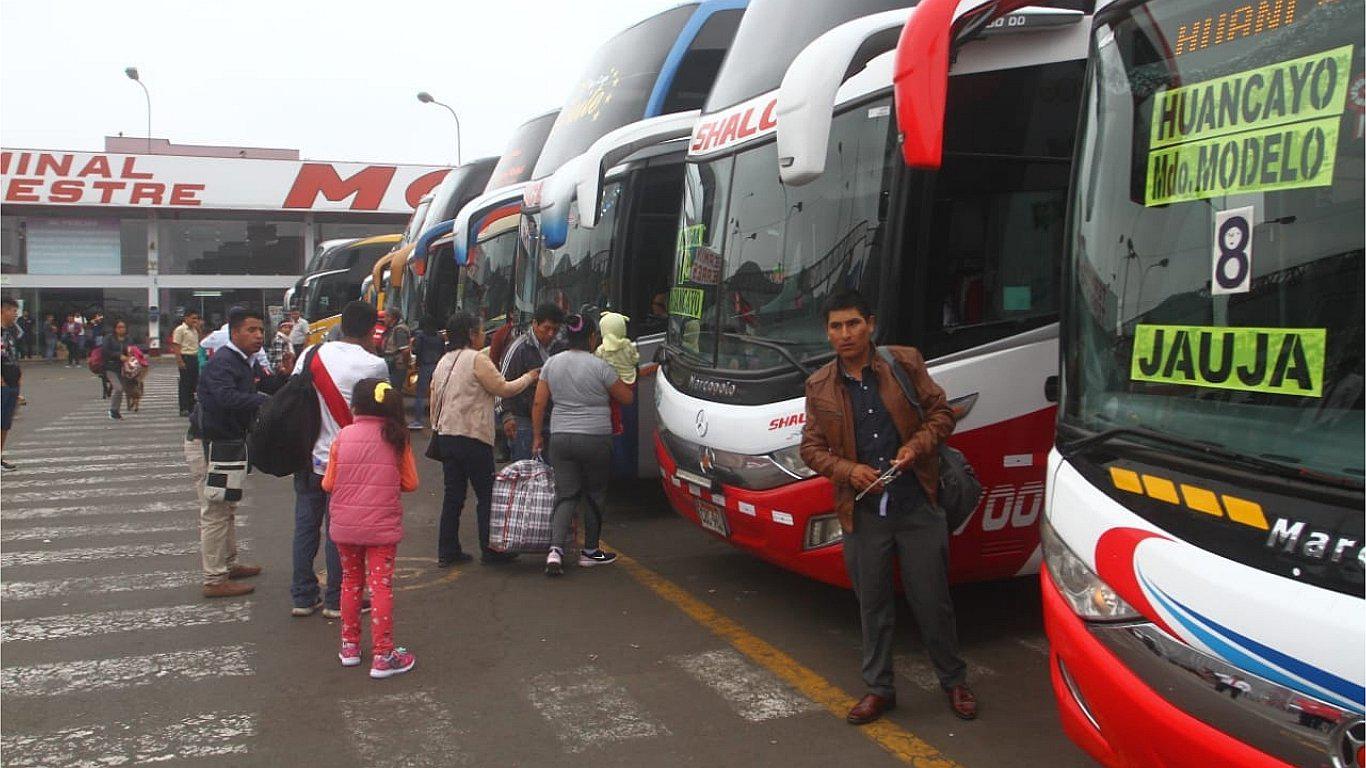 ​Precios a Huancayo desde 8 soles en terminal de Yerbateros (FOTOS Y VIDEOS)