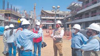 Piura: Se desploma el techo de colegio en construcción