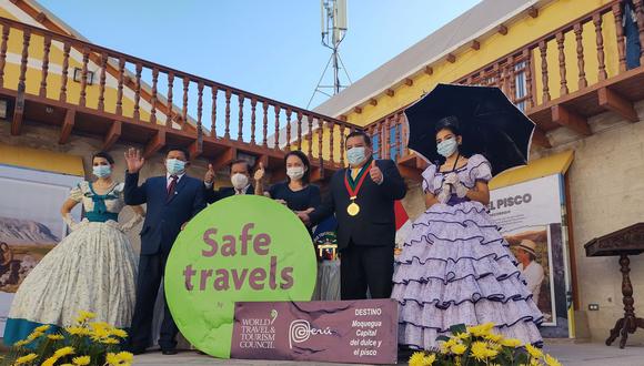 Presidenta ejecutiva del Promperú Amora Carbajal Schumacher entregó el sello Safe Travels. (Foto: Difusión)