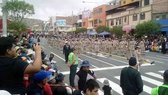 Estudiantes participan en desfiles por Fiestas Patrias