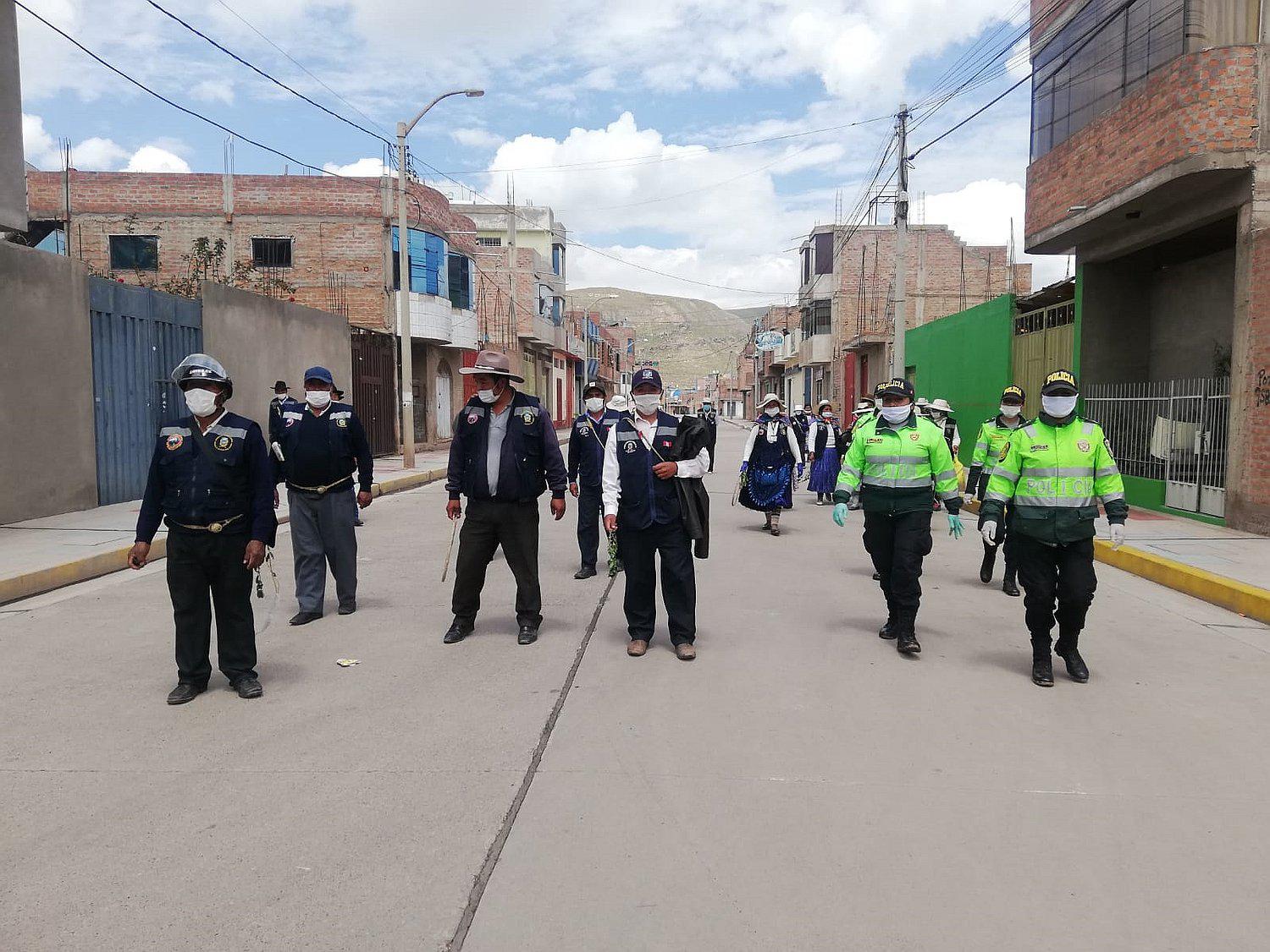 Ronderos obligan a “ranear” a pobladores en Juliaca