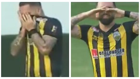 ​Futbolista llora al marcar gol con el que eliminó al equipo que dirige su padre (VIDEO)