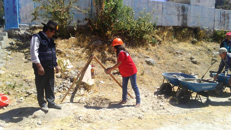 Inician construcción de cerco de cementerio en Calacoa