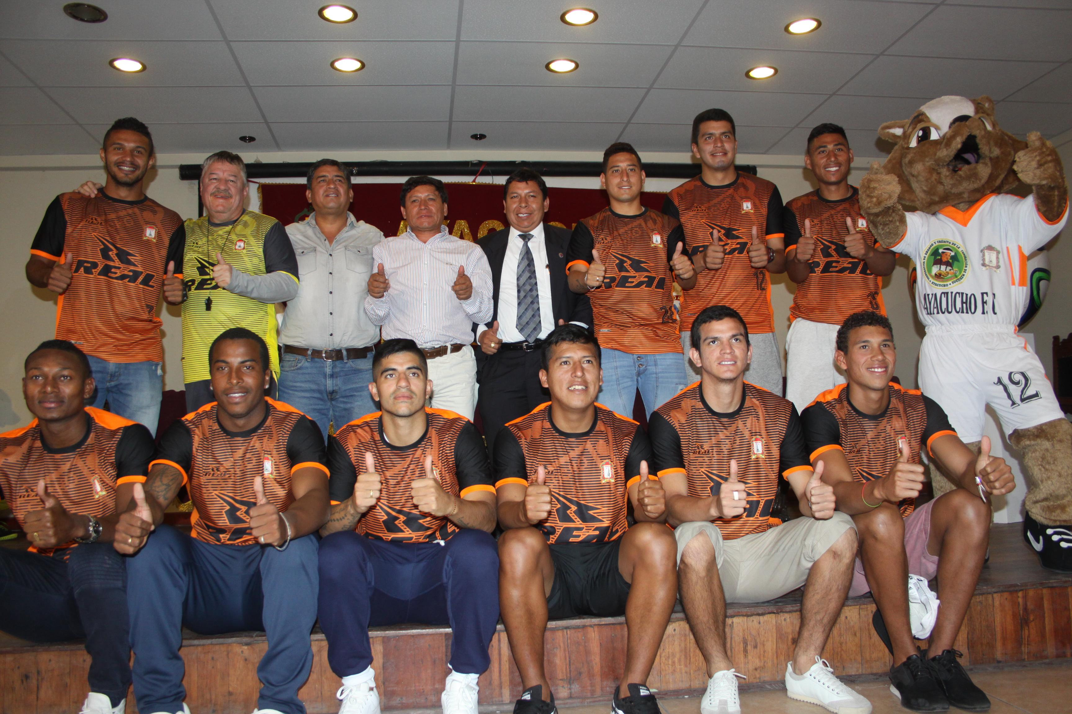 Ayacucho FC presentó oficialmente a sus diez nuevos refuerzos