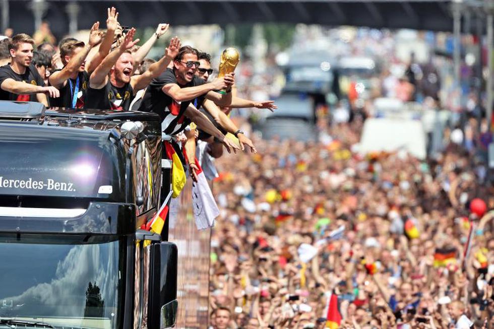 Brasil 2014: Así recibieron los hinchas alemanes a los campeones del mundo (FOTOS)