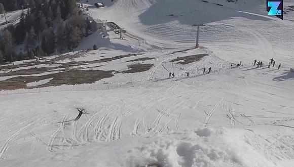 ¡Récord mundial! Esquiador suizo logra el primer cuádruple mortal de 1800° de la historia (VIDEO)