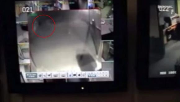 Filman a fantasma que se pasea por comisaría (VIDEO)