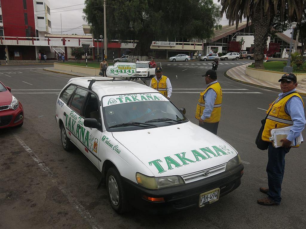 Taxis también pueden hacer el servicio escolar