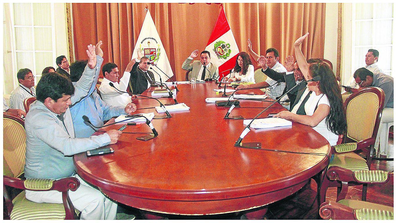 Envían a Contraloría informe sobre “planillas doradas” en el Pech