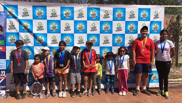 Torneo de tenis "Yonex" congregó a 45 raquetas de Tacna, Toquepala, Ilo, Moquegua y Chile