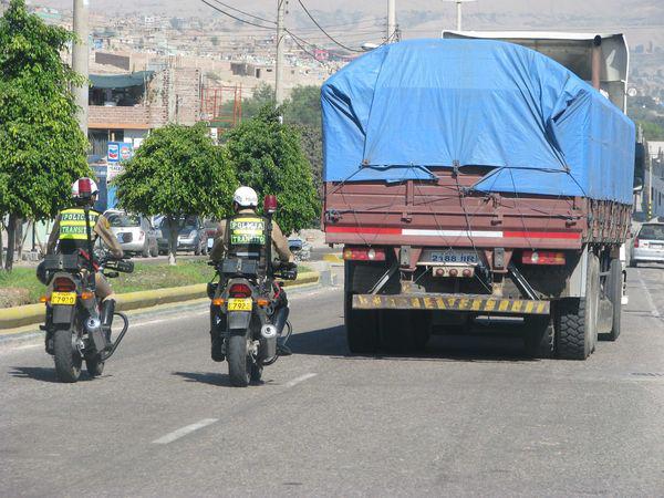 Intervienen a chofer boliviano que ingresó ilegalmente