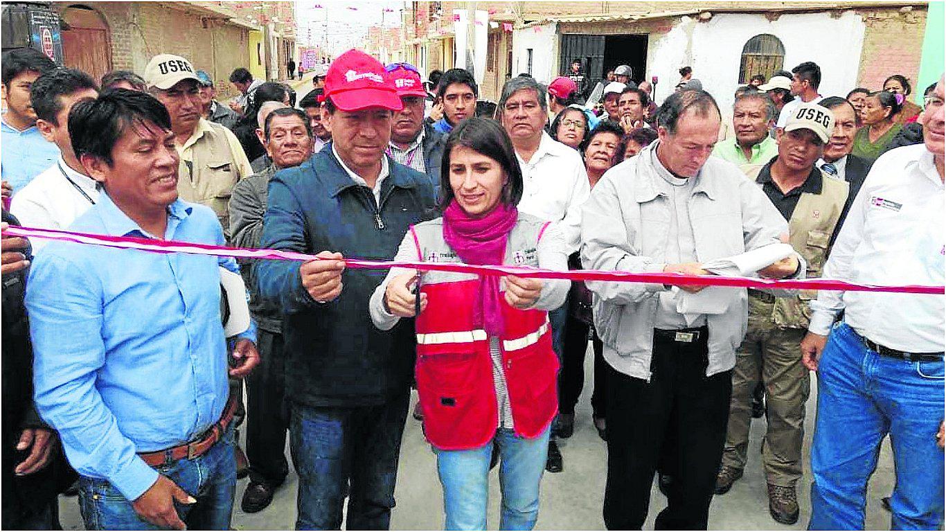 Ministerio de Trabajo inaugura pavimentación en distrito de Eten 