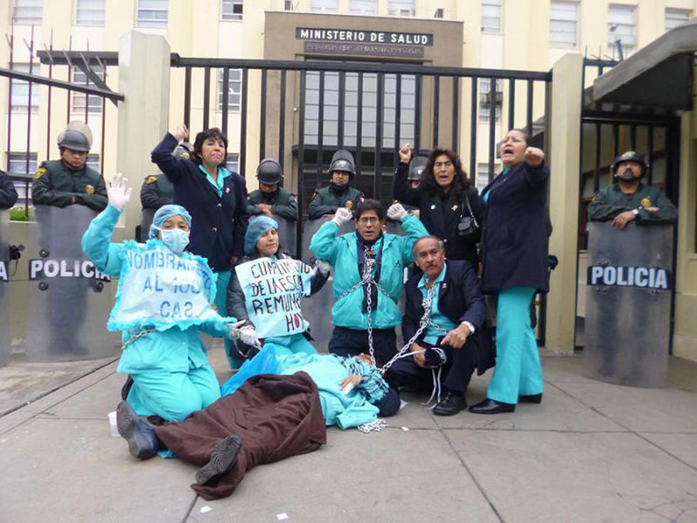 Enfermeras en huelga denuncia agresión policial (FOTOS) 