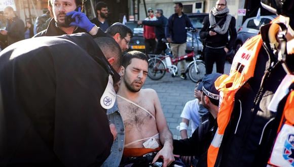 Israel: Al menos 9 heridos apuñalados por un palestino en autobús de Tel Aviv (VIDEO)