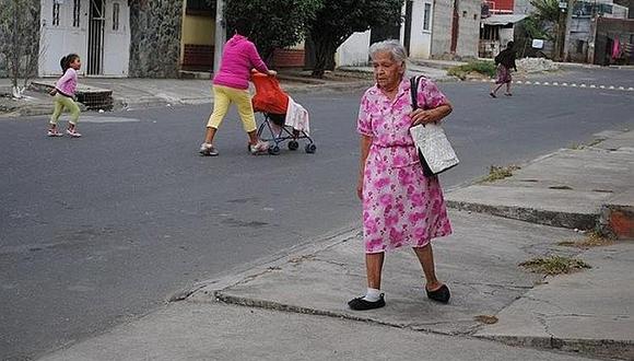¡Un ejemplo! Anciana de 86 años estudia para lograr su anhelado sueño de ser profesional