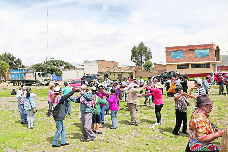 Jauja se viste de fiesta a ritmo de carnavales