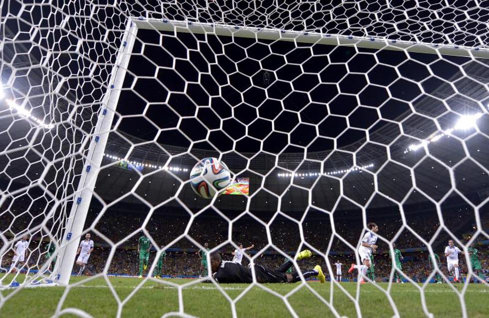 Brasil 2014: Así fue el gol de penal de Grecia en el último minuto