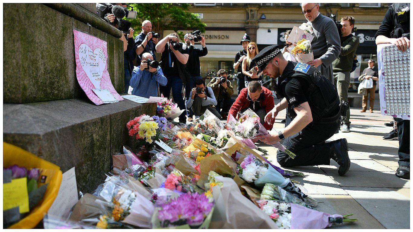 Manchester: Policía identifica a hijo de refugiados libios como el autor del ataque terrorista