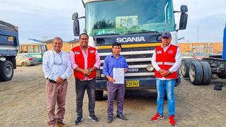 La Libertad: Entregan volquete a comuna de Huanchaco para el recojo de basura 