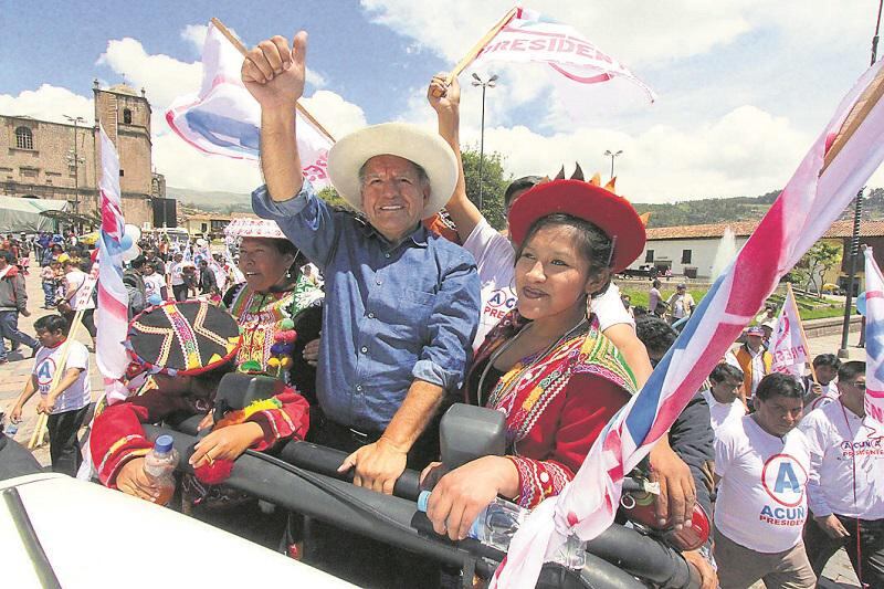 César Acuña reconoce que usa recursos de universidad para campaña electoral