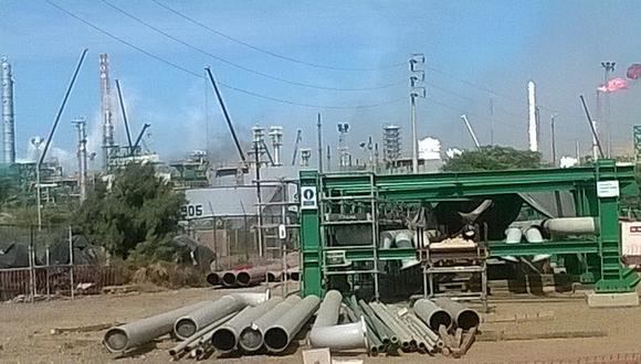 Piura: Incendio de regular intensidad en la Refinería de Talara 