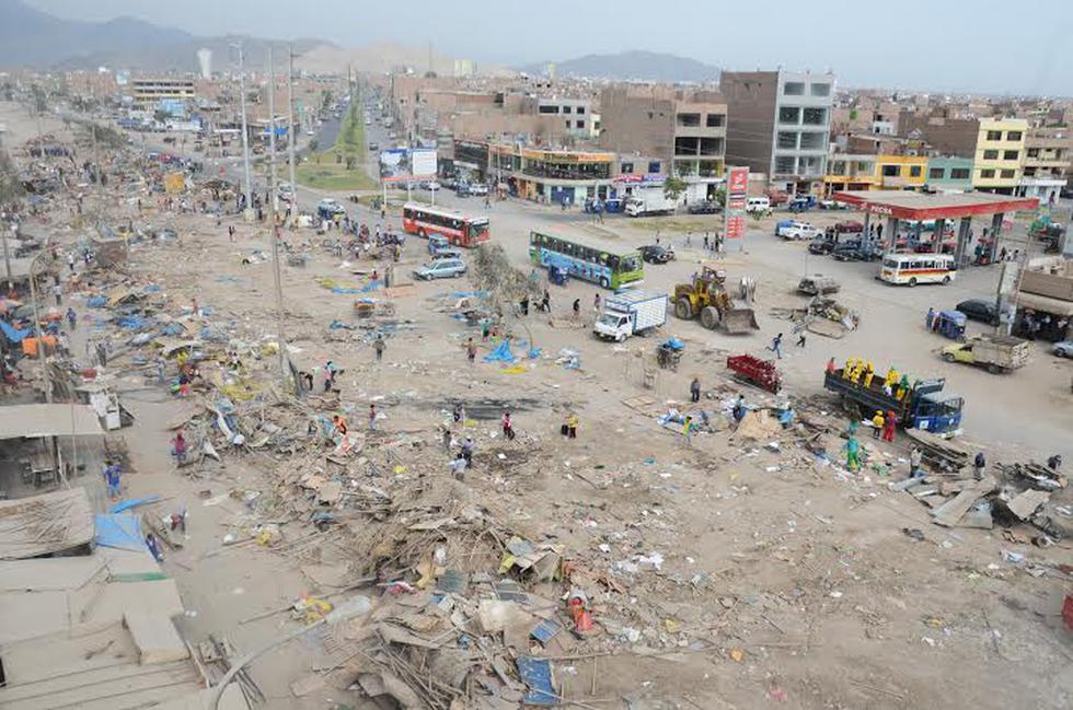 Denuncian a Villarán por retorno de ambulantes a Puente Camote
