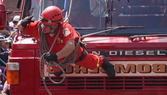 Proponen que regiones y municipios equipen a bomberos voluntarios 