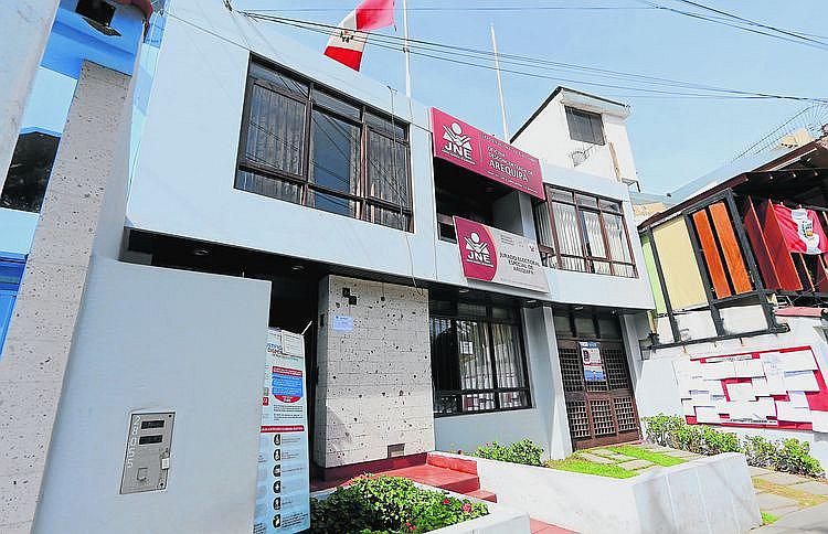 En Arequipa no se evaluó casos de alcaldes que postulan a otros distritos