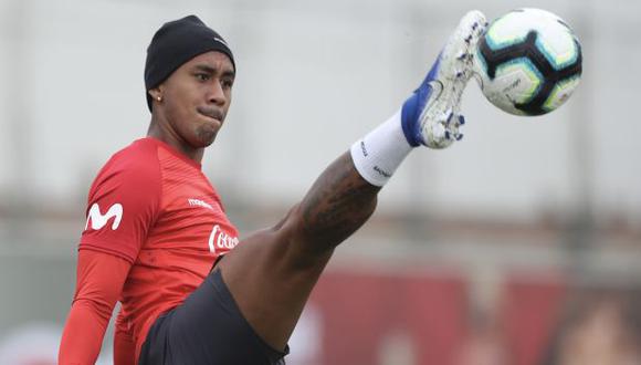 Renato Tapia expresó su malestar por la última jornada de entrenamientos antes del Perú vs. Ecuador. (Foto: AFP)