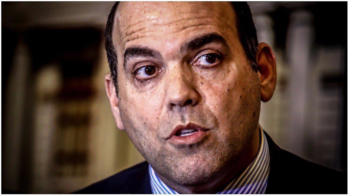 La bancada oficialista vapulea al premier Zavala de su propio gobierno