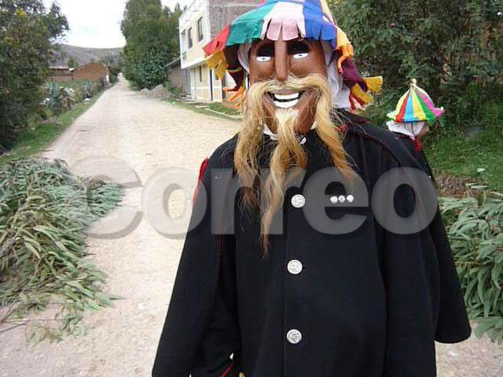 Los Aukish: La danza navideña de las mujeres del Ande  (FOTOS)