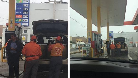 Llenan bidones de gasolina en grifo poniendo en riesgo a transeúntes (FOTOS)