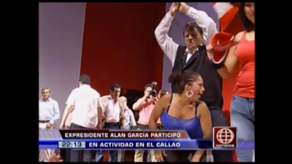 Con baile y cerveza Alan García anuncia: "Quiero volver a la lucha"