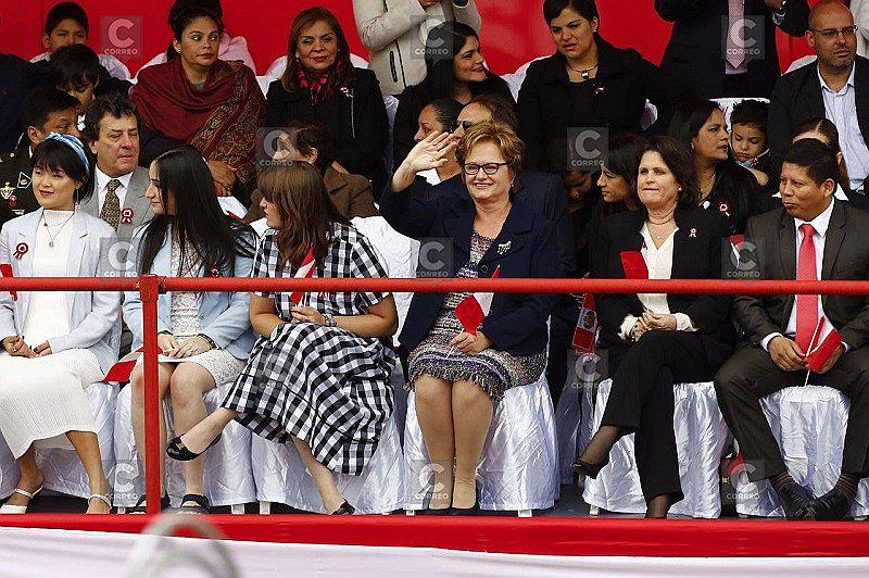 ​Parada Militar: Nancy Lange no se sienta al lado de PPK y ocupa lugar en tribuna para invitados