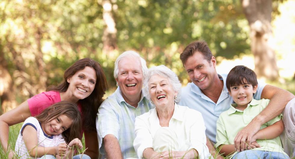 Cinco recomendaciones para realizar un viaje saludable entre adultos mayore...