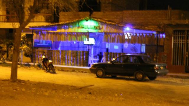 Vecinos piden cierre de cantina ¡Q' Lisura! 