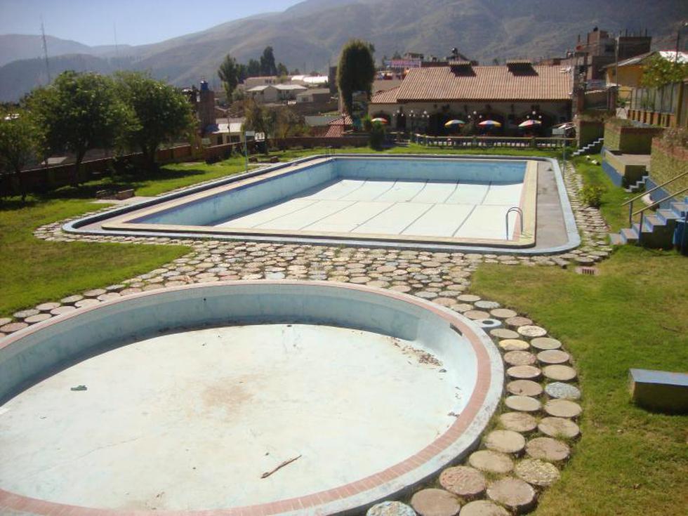 La segunda piscina atemperada del Perú  luce en el olvido 