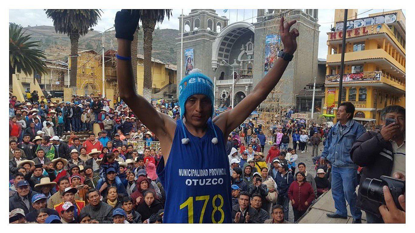 Huancavelicano gana por octava vez Ultra Maratón de la Fe (VIDEO)