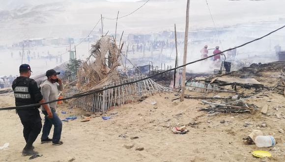 Áncash: Debido a la intensidad del fuego, fue necesaria la intervención de las cisternas municipales. (Foto: Seguridad Ciudadana Chimbote)
