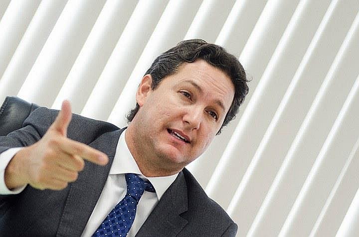 “En el Ejecutivo están acostumbrados a hacer negocios y lobbies sin rendirle cuentas a nadie"