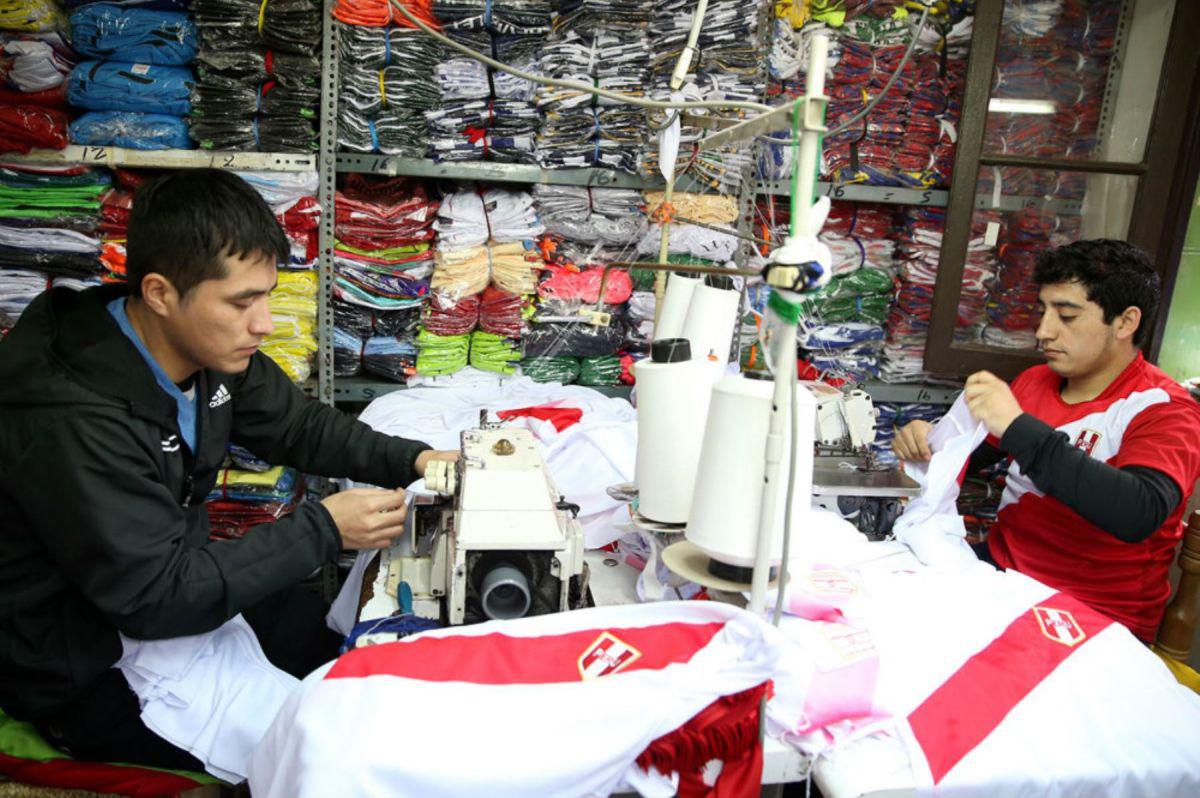 Los trabajadores independientes en condición vulnerable también serán beneficiados con el bono de 380 soles (Foto: Andina)