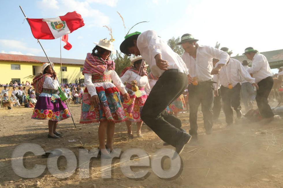 Así celebran humanos y animales en fiesta de Santiago (FOTOS)
